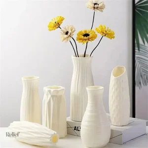 Vase décoratif blanc, design minimaliste, hauteur 22 cm