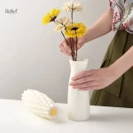 Vase décoratif blanc au design nordique, 23,5 cm de hauteur
