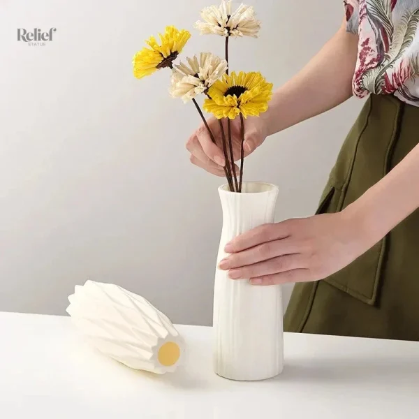 Vase décoratif blanc au design nordique, 23,5 cm de hauteur
