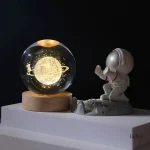 Sculpture moderne en cristal avec lumière