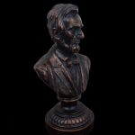 Statue homme en buste inspirée d'Abraham Lincoln