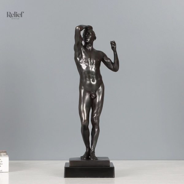 Statue en bronze représentant une figure masculine