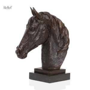 Sculpture en bronze représentant un cheval de 30 cm
