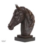 Sculpture équestre en bronze, cheval de 30 cm, design raffiné
