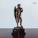 Sculpture en bronze représentant David de Michel-Ange