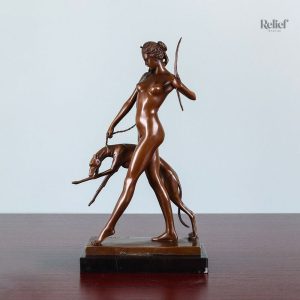Sculpture Diane en bronze véritable, 31 cm de hauteur