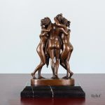 Détails raffinés de la statue Les Trois Grâces en bronze