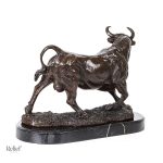 Art en bronze : sculpture de taureau de 28 cm