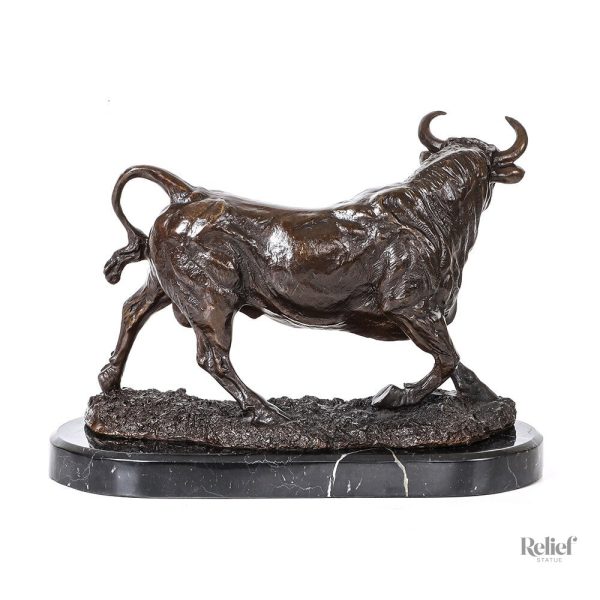 Détails de la sculpture en bronze Taureau, hauteur 28 cm