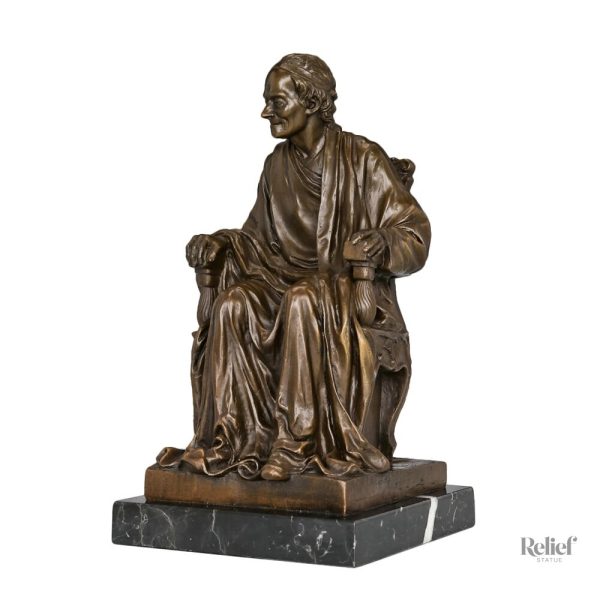 Sculpture de Voltaire en bronze, style classique