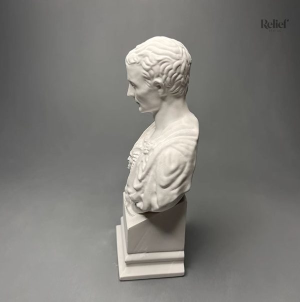 Représentation artistique de César, buste 14 cm