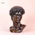 Statue en bronze représentant David, 25 cm