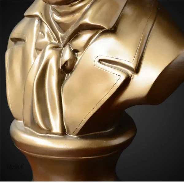 Buste doré de Beethoven, œuvre d'art en sculpture