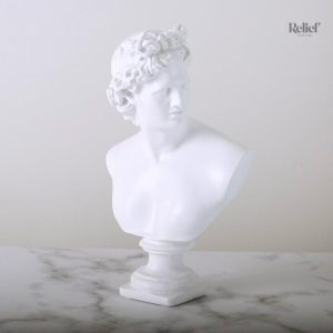 Statue de style grec, 32 cm de hauteur, ajout élégant