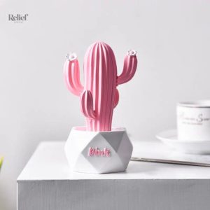 Statue cactus design pour embellir votre espace