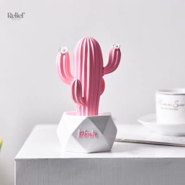 Statue cactus design pour embellir votre espace