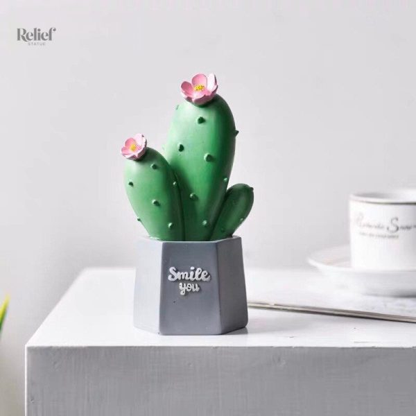 Statue cactus contemporaine décorative en résine