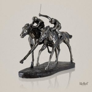 Art équestre : statue de cavalier sur son cheval