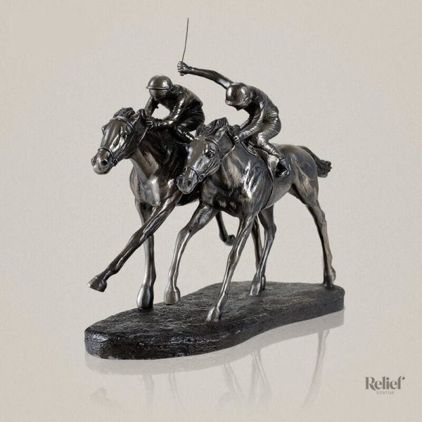 Art équestre : statue de cavalier sur son cheval