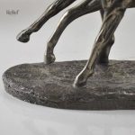 Statue équestre représentant un cavalier et son cheval