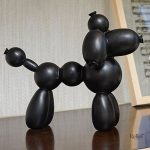 Décoration de jardin, statue de chien avec ballon amusant