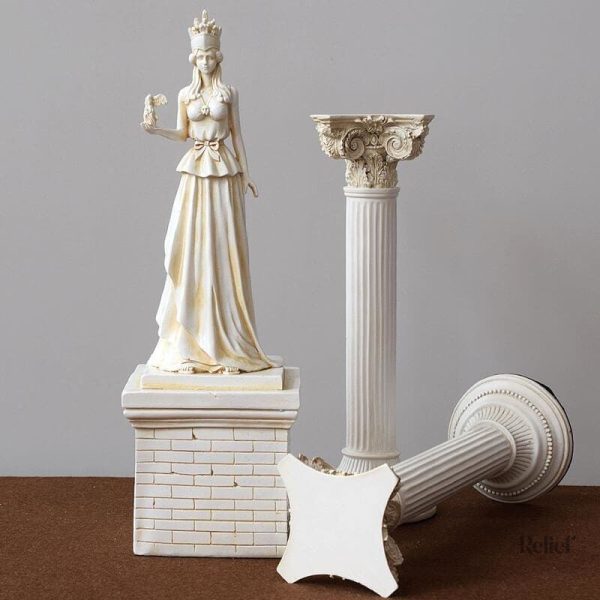Statue grecque de colonne, piédestal en design corinthien