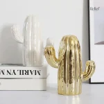 Cactus sculpté en céramique, accessoire déco chic