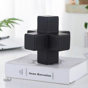 Pièce décorative contemporaine en céramique