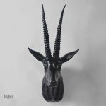 Décoration murale en forme d'antilope pour intérieur stylé
