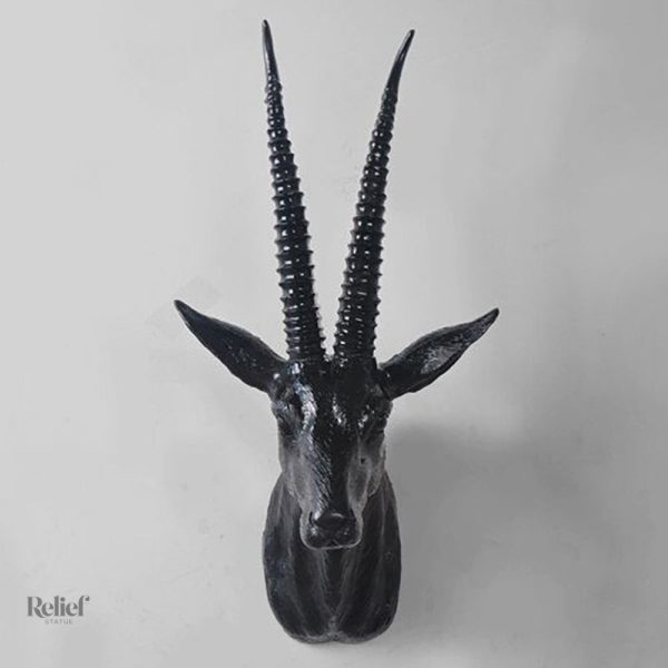 Décoration murale en forme d'antilope pour intérieur stylé