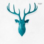 Sculpture murale élégante représentant un cerf