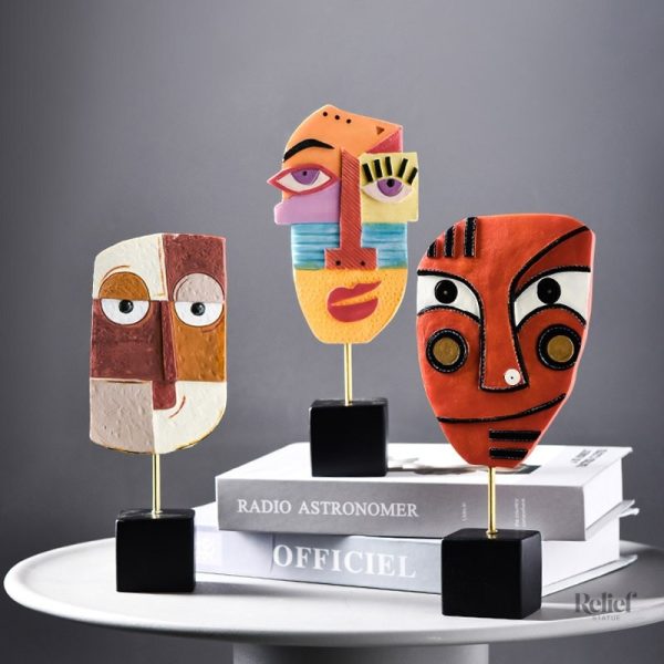 Sculpture design moderne visage en abstraction