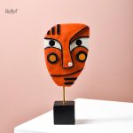 Sculpture décorative visage aux lignes abstraites