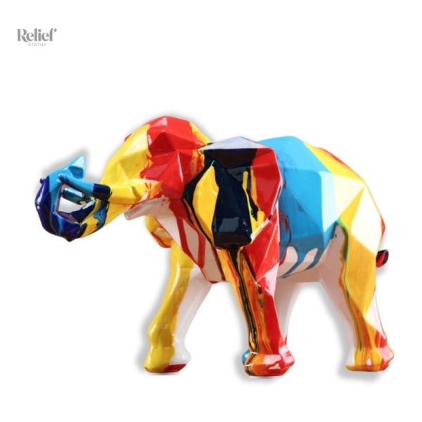 Statue éléphant origami en décoration intérieure