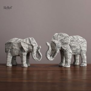 Éléphant en résine, symbole de sagesse et force