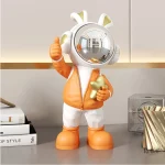 Statue d'astronaute en design artistique actuel