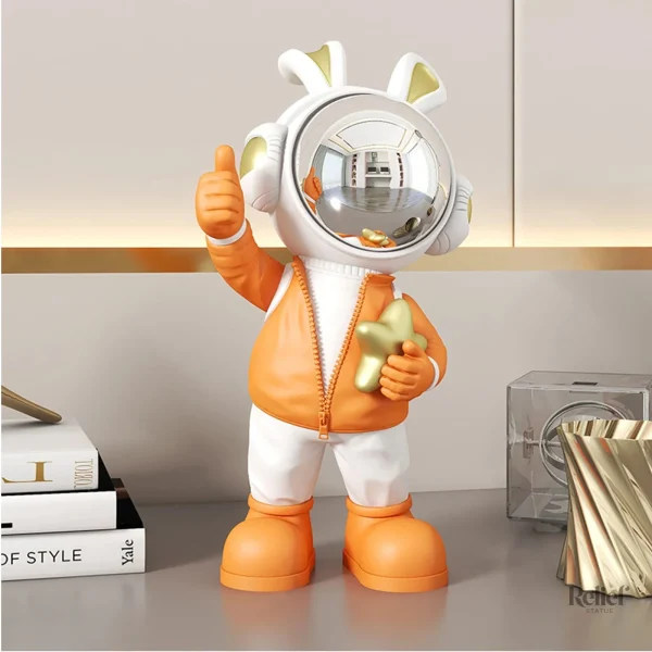 Statue d'astronaute en design artistique actuel