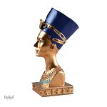Statue égyptienne représentant la célèbre reine Néfertiti