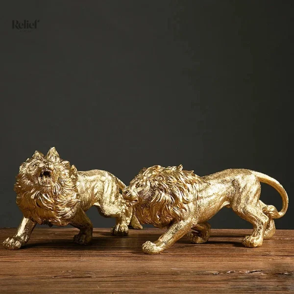 Lion emblématique du Roi Lion en statuette