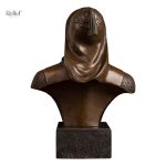 Décoration intérieure : statue de Genghis Khan en bronze
