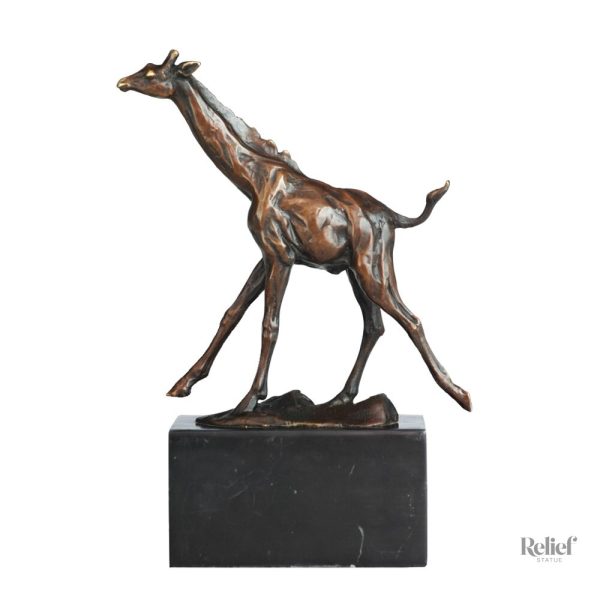 Statue de girafe en bronze, élégante et stylisée pour décoration intérieure