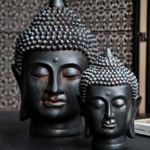 Sculpture méditative en tête de Bouddha en résine