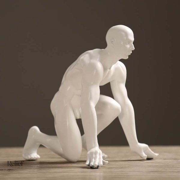 Statue homme nu représentant un athlète inspirant