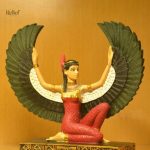 Figurine d'Isis en position majestueuse, 12 cm