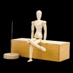 Élégante statue d'homme, objet d'art en bois