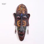 Masque africain en relief, art tribal