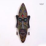 Masque africain coloré, pièce de collection