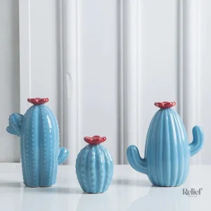 Lot de trois cactus en pot : décoration contemporaine