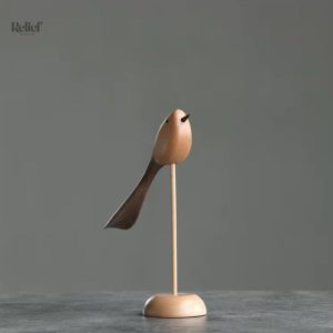 Statue scandinave en bois, oiseau au design épuré