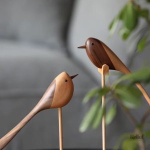 Sculpture en bois, oiseau nordique minimaliste